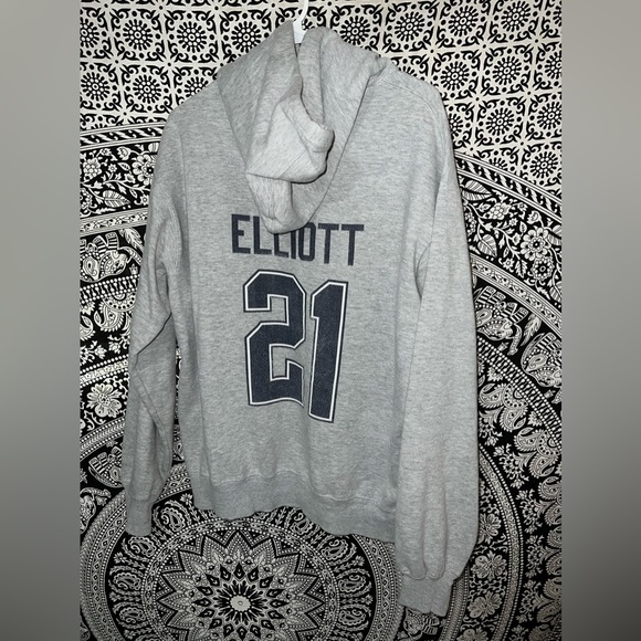 Elliott 21 Dallas Cowboys Hoodie Large Grey, Few times worn- in great condition - Picture 6 of 6